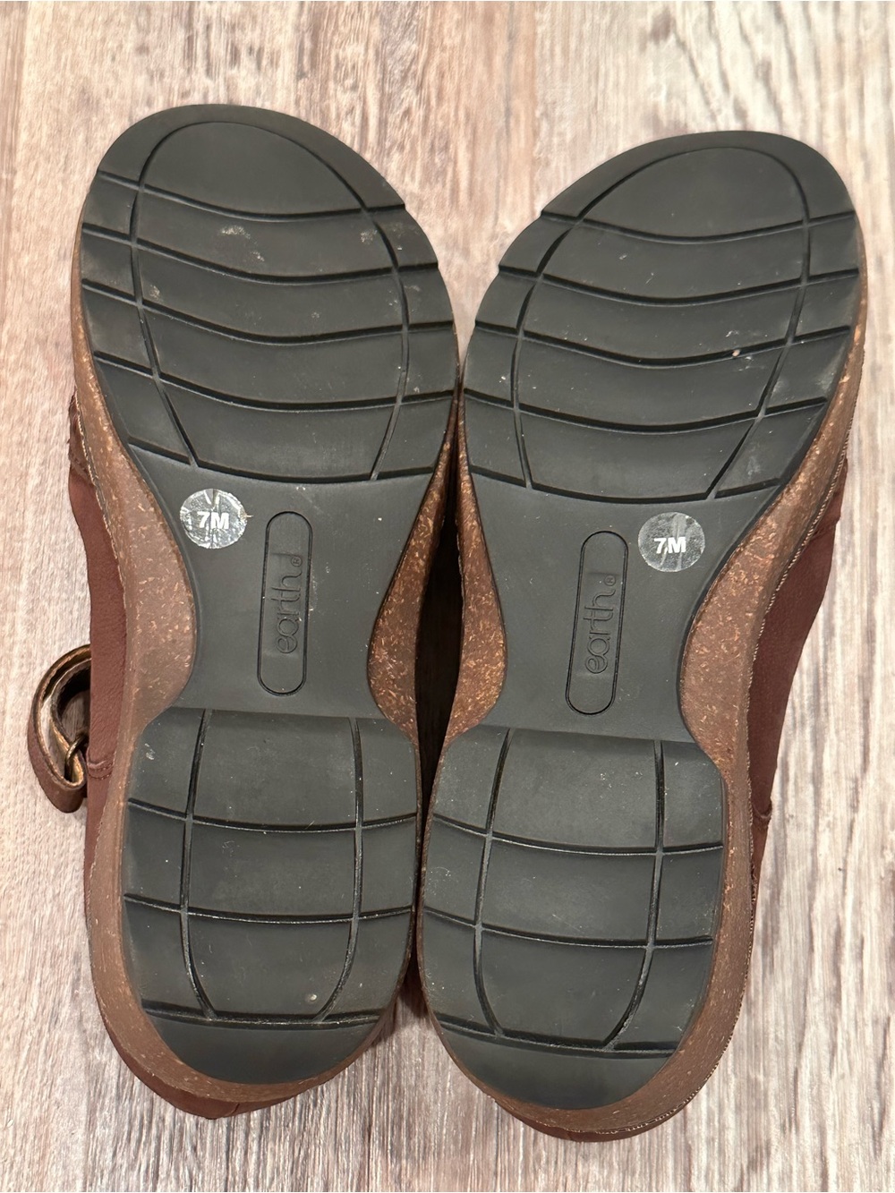Earth Kalece Brown Mary Jane Adjustable Strap Shoes Like New Sz 7 comfort - Picture 7 of 9